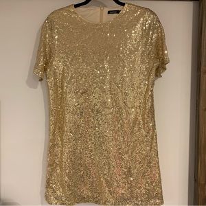 BooHoo - Gold Sequin Tshirt Dress